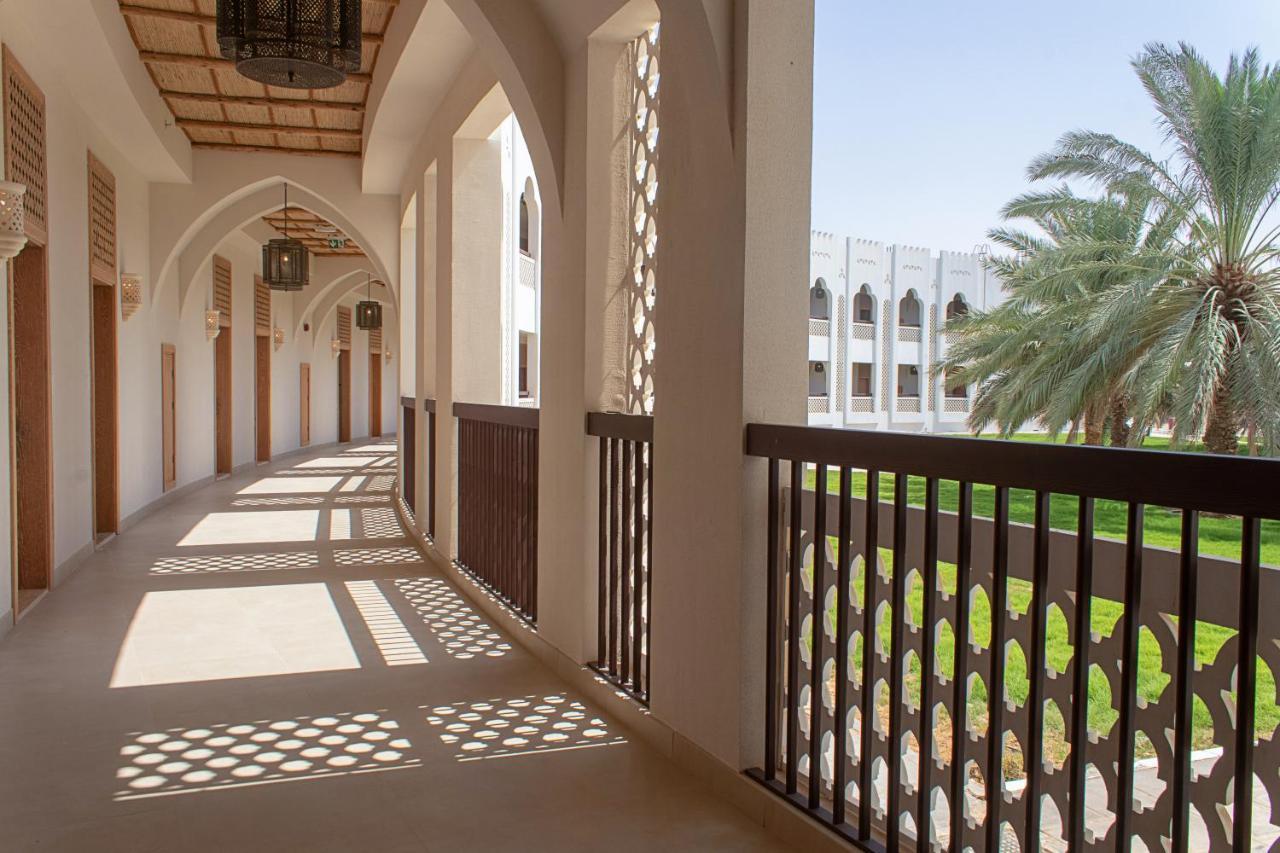 Liwa Hotel Mezairaa Extérieur photo