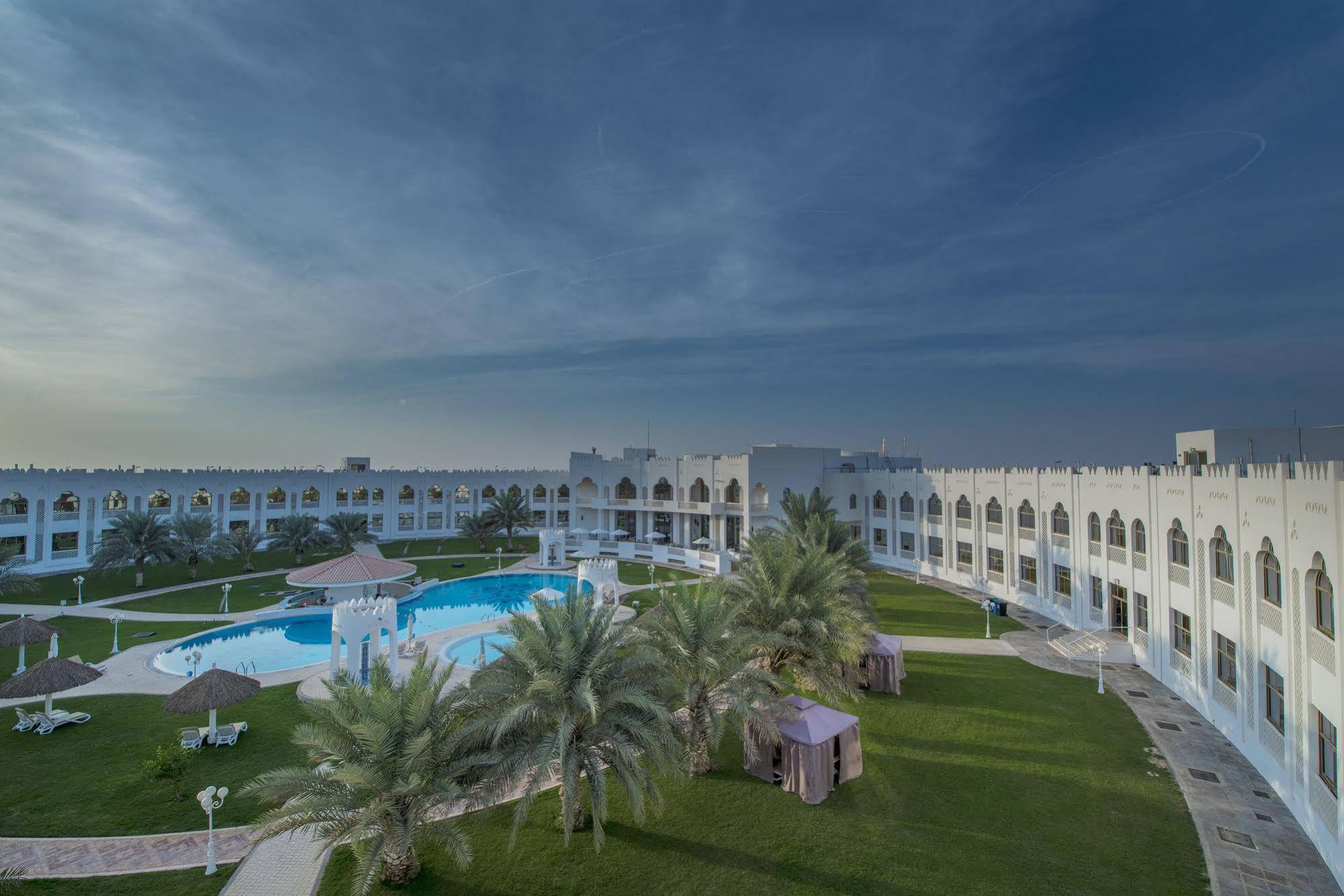 Liwa Hotel Mezairaa Extérieur photo