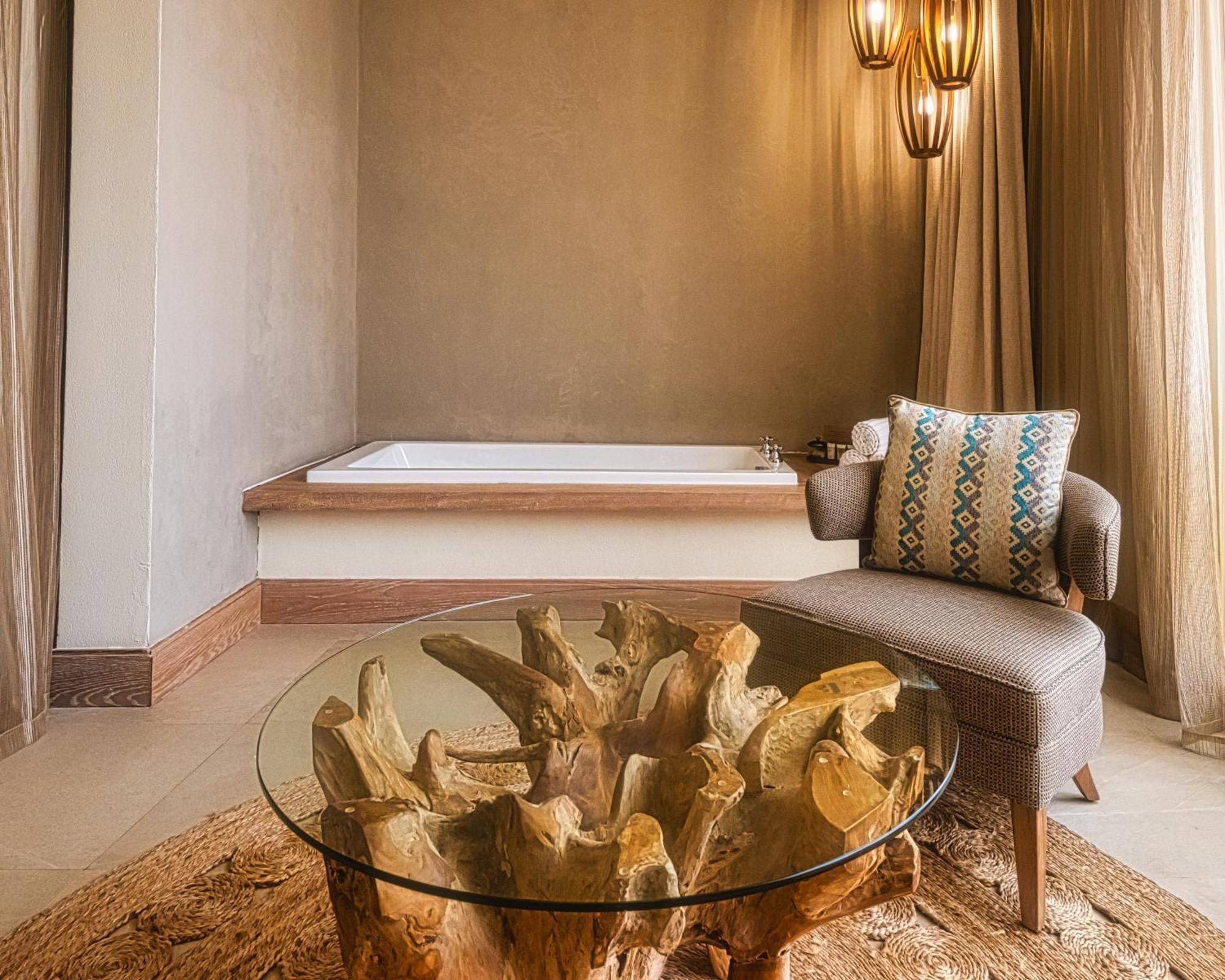 Liwa Hotel Mezairaa Extérieur photo