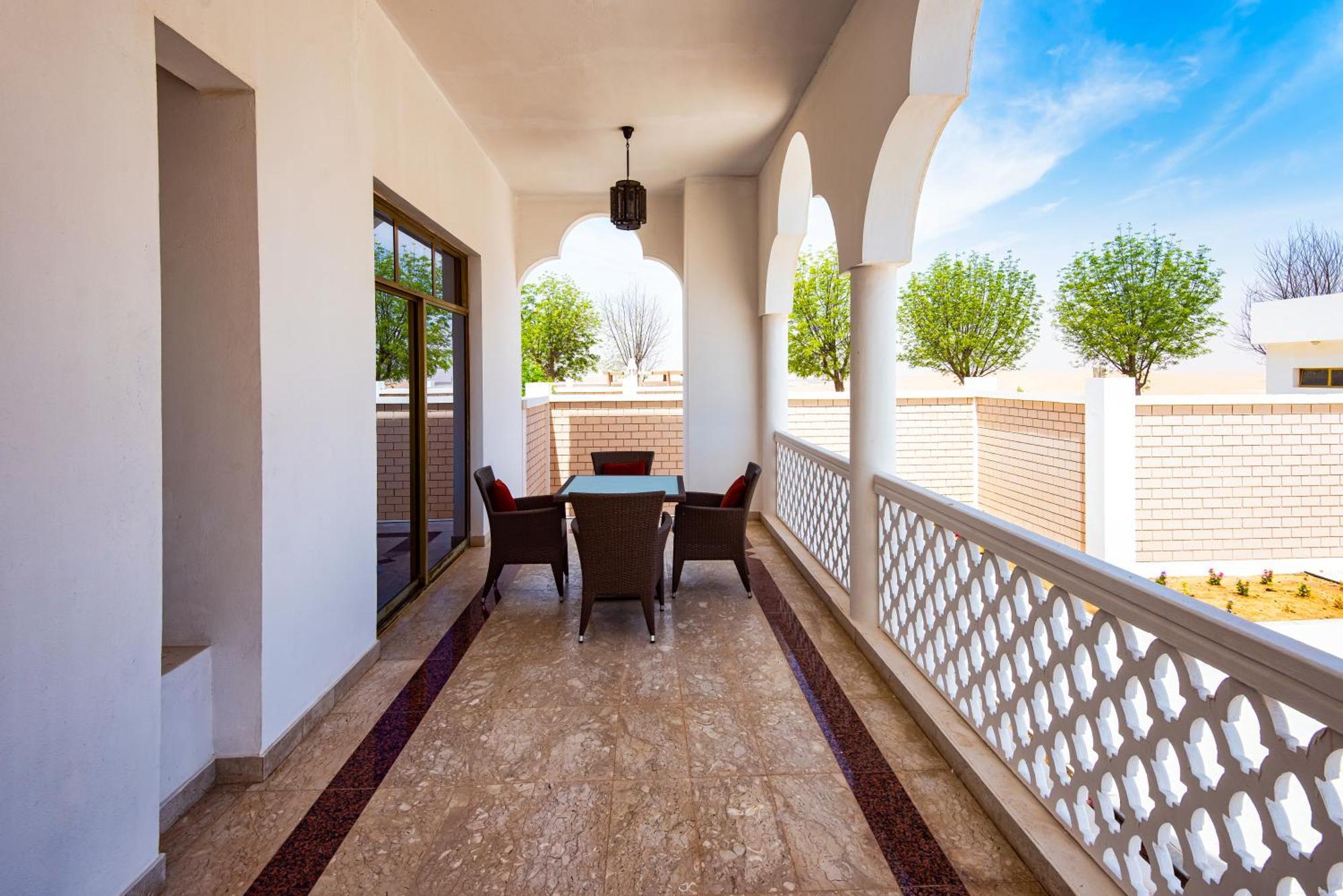 Liwa Hotel Mezairaa Extérieur photo